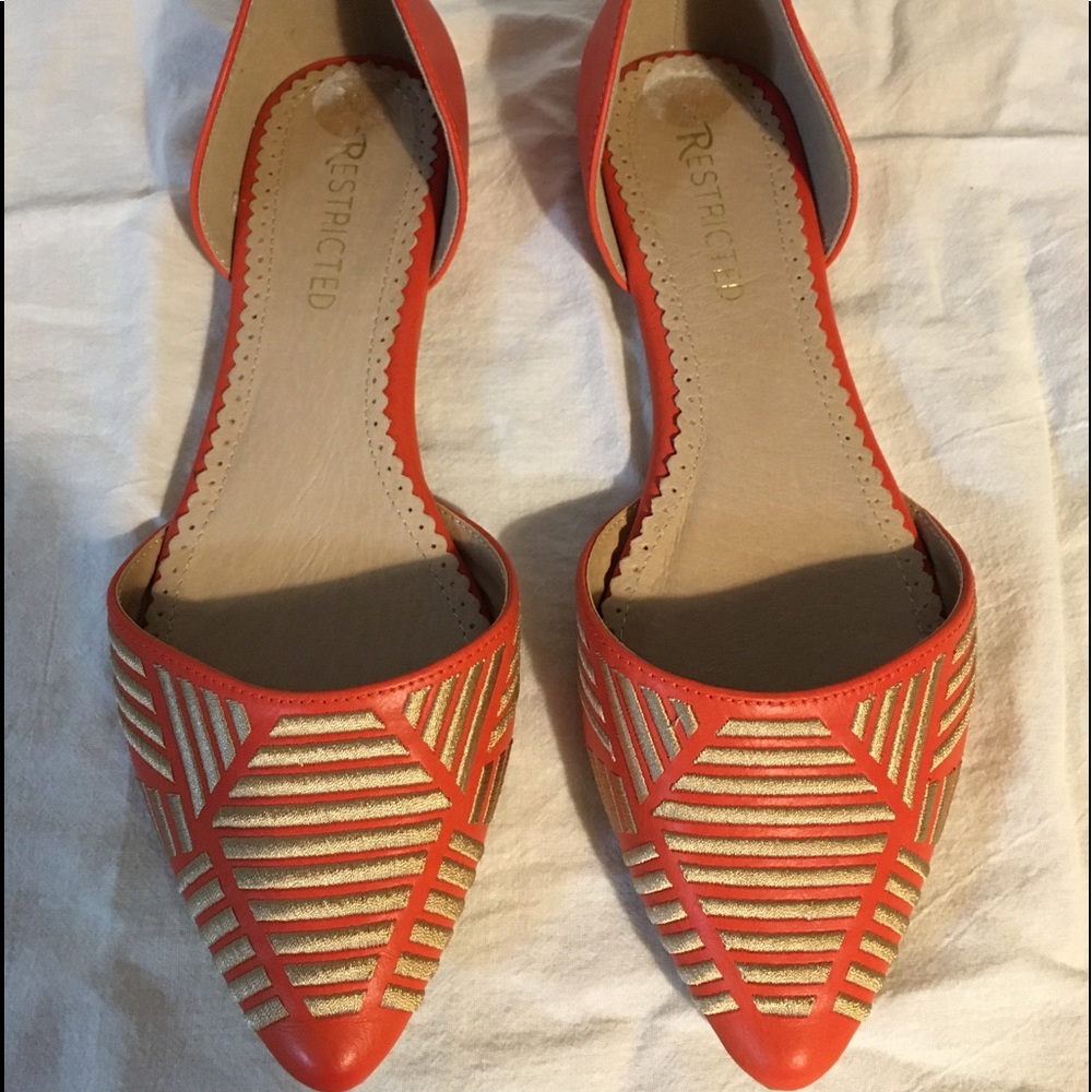 Restricted Flats, size 8
